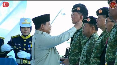 Prabowo Anugerahkan Pangkat Jenderal Kehormatan ke 5 Tokoh, Termasuk Sjafrie Sjamsoeddin&nbsp;