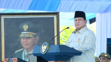 Presiden Prabowo Subianto di pengukuhan gelar kehormatan TNI