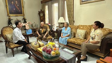 Antar Undangan HUT ke-80 RI ke Kediaman Try Sutrisno, Gibran Dikasih Wejangan Ini