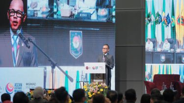 Wamendagri Bima Arya Jelaskan MBG dan Kopdeskel Merah Putih di ASUF 2025