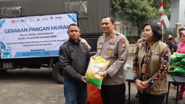 Buruh hingga Sopir Truk di Pelabuhan Tanjung Priok Bisa Beli Beras Murah