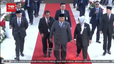Tak Pakai Baju Adat, Prabowo Pilih Pakai Jas Hadiri Sidang Tahunan MPR/DPR