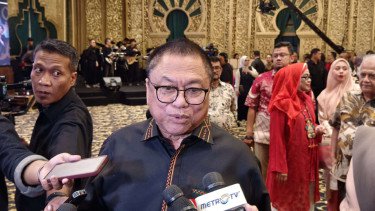 Oso Puji Atraksi Jet Tempur F-16 Saat HUT ke-80 RI: Pilotnya Luar Biasa!