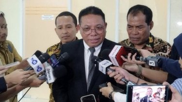 Inosentius jadi Calon Hakim MK, Fraksi PDIP: Bapak Kita Pilih, Jangan Hantam DPR