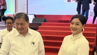 Menko Airlangga Kasih Tips Menabung Buat Pelajar: Kalau di Bawah Bantal Tak Ada Bunganya