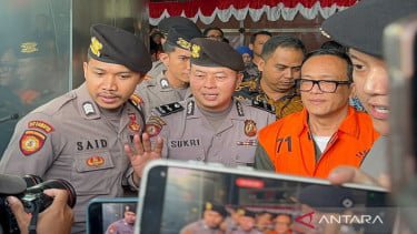 Tangis dan Senyum Wamenaker Immanuel Ebenezer usai Jadi Tersangka Pemerasan