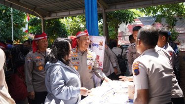 Alumni Akpol 90 Gelar Pasar Murah, Warga Bisa Beli Minyak hingga Beras di Bawah Harga Pasaran