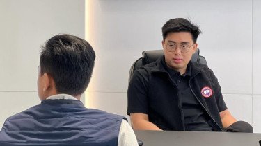 Timothy Ronald Sindir Pembeli iPhone 17 yang Ingin Terlihat Sukses: Ubah Mindset Lo!