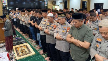 Polres Pelabuhan Tanjung Priok Gelar Salat Gaib, Doakan Driver Ojol Affan Kurniawan