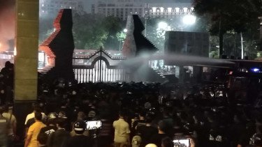 Rusuh Demo Jakarta Bikin Polisi Tekor Rp180 Miliar, Kantor Hingga Kendaraan Dirusak Massa