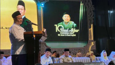 Ketua Fraksi Golkar Sarmuji menghadiri Haul Akbar ke-10 Pangersa Uwa KH Zezen