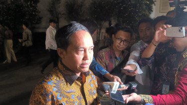 Sekjen PSI, Raja Juli Antoni di Kompleks Istana Kepresidenan