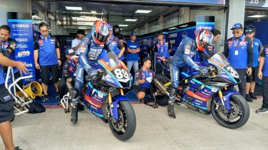 Ditabrak dari Belakang, Yamaha R6 Wahyu Nugroho Rusak Parah di ARRC Mandalika 2025
