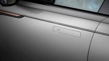 Gagang Pintu Elektronik Mobil Listrik Memakan Korbam