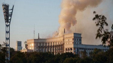 Rusia Hujani Ukraina 805 Drone dan 13 Rudal, Sasar Gedung Pemerintahan di Kyiv-3 Tewas