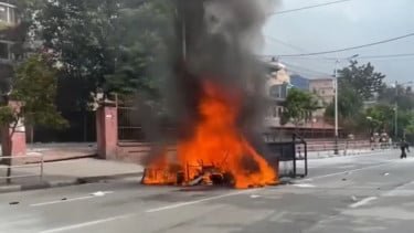 Istri Mantan PM Nepal Tewas Usai Rumahnya Dibakar Demonstran, Suami Tak Ditempat