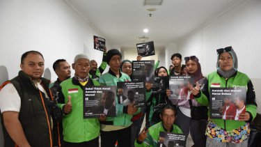 Solidaritas Ojol Datangi PN Jakpus, Minta Awwab dan Marsel Dibebaskan