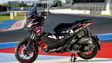 Aprilia SR GT Edisi MotoGP 2025 Mengaspal, Ini Bedanya dengan Versi Standar