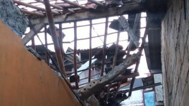 Kesaksian Warga Pondok Cabe Ilir Soal Ledakan Misterius: Nggak Ada Api, Tiba-Tiba Rumah Hancur