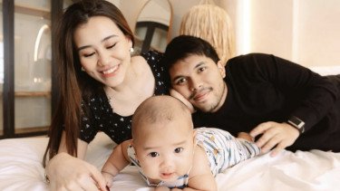 Thariq Halilintar dan Aaliyah Massaid Ungkap Wajah Anak, Mirip Siapa?
