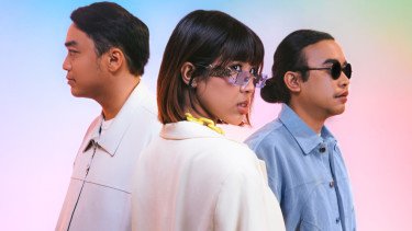 DJ Whisnu Santika, Dipha Barus dan Ramengvrl Ajak Anak Muda Tertawakan Hidup Lewat Single IyaIya