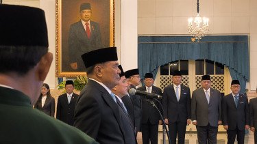 Prabowo Lantik Djamari Chaniago Jadi Menko Polkam Gantikan Budi Gunawan