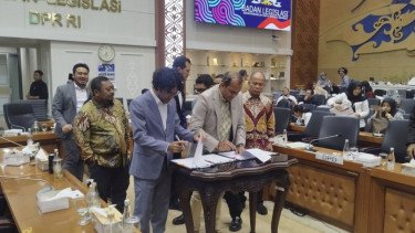 DPR Setuju RUU Polri hingga Perampasan Aset Masuk Prolegnas 2025