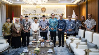 Dirut Garuda Temui Menteri Haji Gus Irfan, Bahas Layanan Jemaah Haji 2026