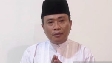 Viral Video Kepala Kanwil Kemenag NTB Lempar Mikrofon, Zamroni Azis Akhirnya Minta Maaf