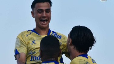 Ngeri, Persib Bandung Permalukan Arema FC dengan 10 Pemain di Kanjuruhan