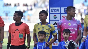 Bangganya Beckham Putra Catat Debut Jadi Kapten Persib, Begini Perjalanan Karier Gemilangnya