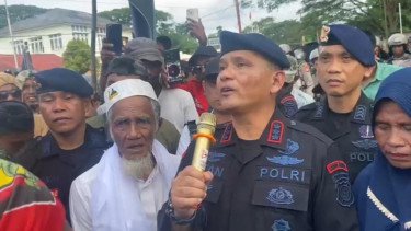 Top 11+ Anggotanya Diduga Keroyok Warga, Komandan Satuan Brimob Polda Maluku Minta Maaf!