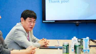 Lee Kyung-kyu, komedian dan veteran penyiaran Korea Selatan