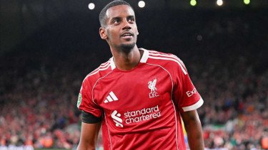 Sembuh dari Patah Tulang, Striker Tajam Alexander Isak Siap Perkuat Lini Depan Liverpool