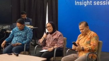 Wakil Kepala BGN Nanik S Deyang Nangis, Minta Maaf Banyak Siswa Keracunan MBG