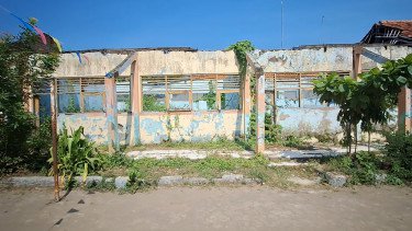 Ambruk Sejak 2020, Siswa Kelas 2 dan 4 SDN Sitanggal 06 Brebes Belajar di Perpustakaan dan UKS