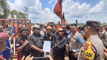 Masyarakat Ketapang Ajukan Permohonan ke Presiden: Tolong Lindungi Hak Kami