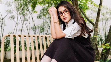 Eksplorasi Gaya Casual Chic Prinsa Mandagie, Bongkar Rahasia Selalu Sukses Tampil Kece