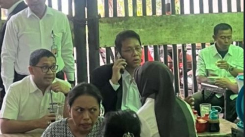 Viral Menkeu Purbaya Makan Siang di Warung Tenda Biru, Santai Bagaikan&nbsp;Karyawan Biasa
