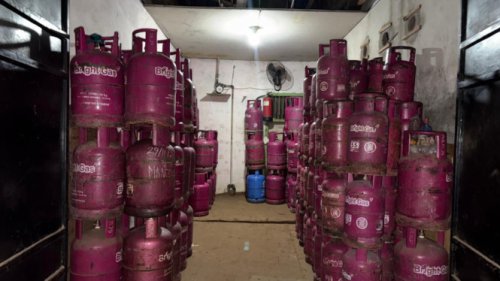 Polisi Bongkar Pengoplosan Gas LPG Subsidi di Pekanbaru, Ratusan Tabung Berbagai Ukuran Diamankan