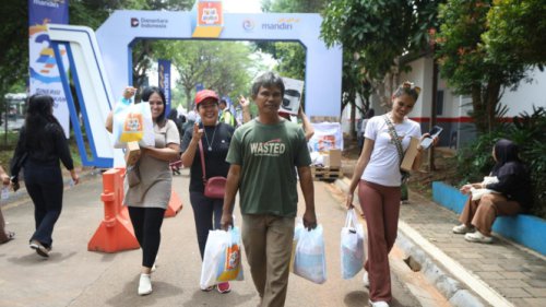 Bank Mandiri Rayakan HUT ke-27 dengan Pasar Murah di Nawasena, Wujud Sinergi Majukan Negeri untuk Masyarakat