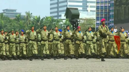 Penampakan Defile Perwira Tinggi di HUT TNI: Pangdam, Danlantamal dan Danlanud Ikut Baris