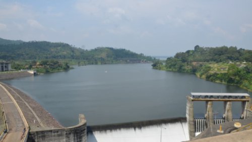 Akselerasi Transisi Energi, PLN IP Mulai Garap Proyek PLTS di Waduk Saguling