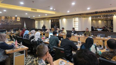 Pansus Kekeuh Loloskan Pasal Larangan Penjualan Rokok, Gimana Nasib Rantai Ekonomi?