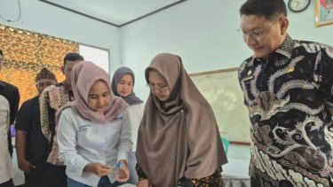 Akhir Kisah Kepsek Tampar Siswa Merokok: Damai, Ibu Dini Kembali Diaktifkan hingga Laporan Polisi Dicabut