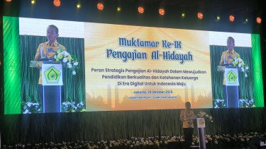 Bahlil Minta Ibu-ibu Perkuat Suara Golkar di Seluruh Pelosok Daerah