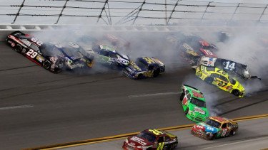 Top 5+ Kecelakaan NASCAR Terburuk Sepanjang Masa yang Mengubah Sejarah Balap Amerika!