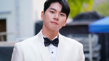 Lee Yi Kyung