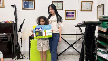 Chloe Valerie Danu, Siswi National High Jakarta School: Mengajar dengan Hati, Menginspirasi Lewat Seni