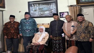 Pemilik CT Corps Chairul Tanjung sowan ke Ponpes Lirboyo